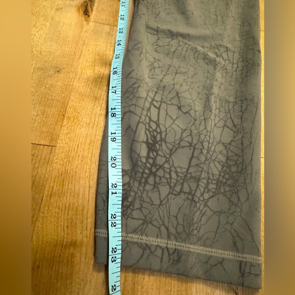 Lululemon Wunder Train crop pants - Picture 9 of 9